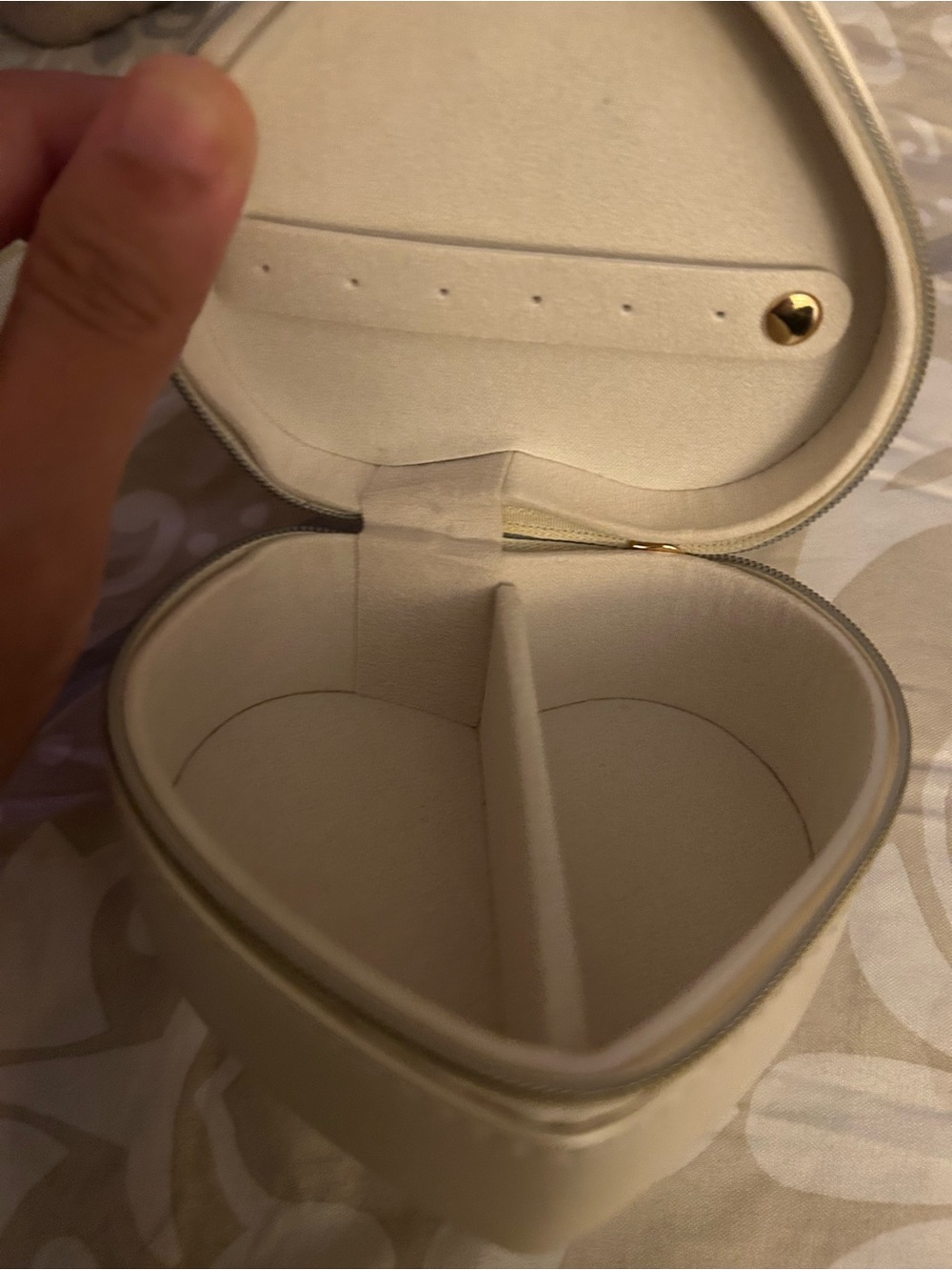 White pearl Heart Jewelry Case - Compact Travel Organizer never used